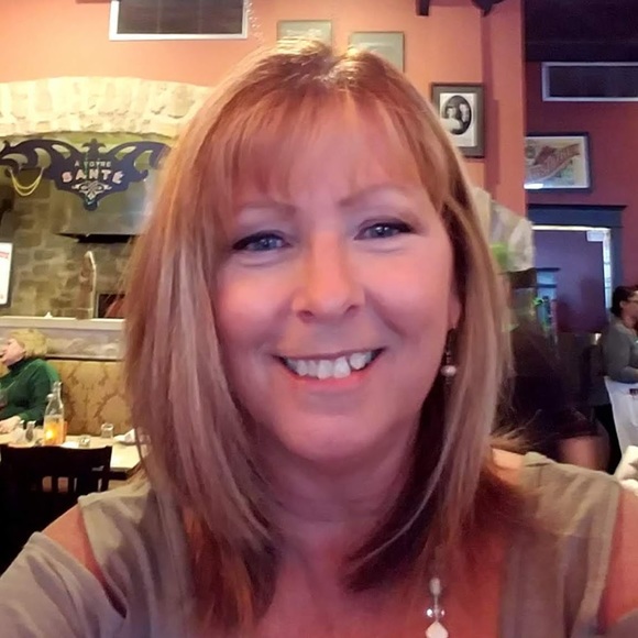 Meet your Posher, Cheryl - Picture 1 of 1